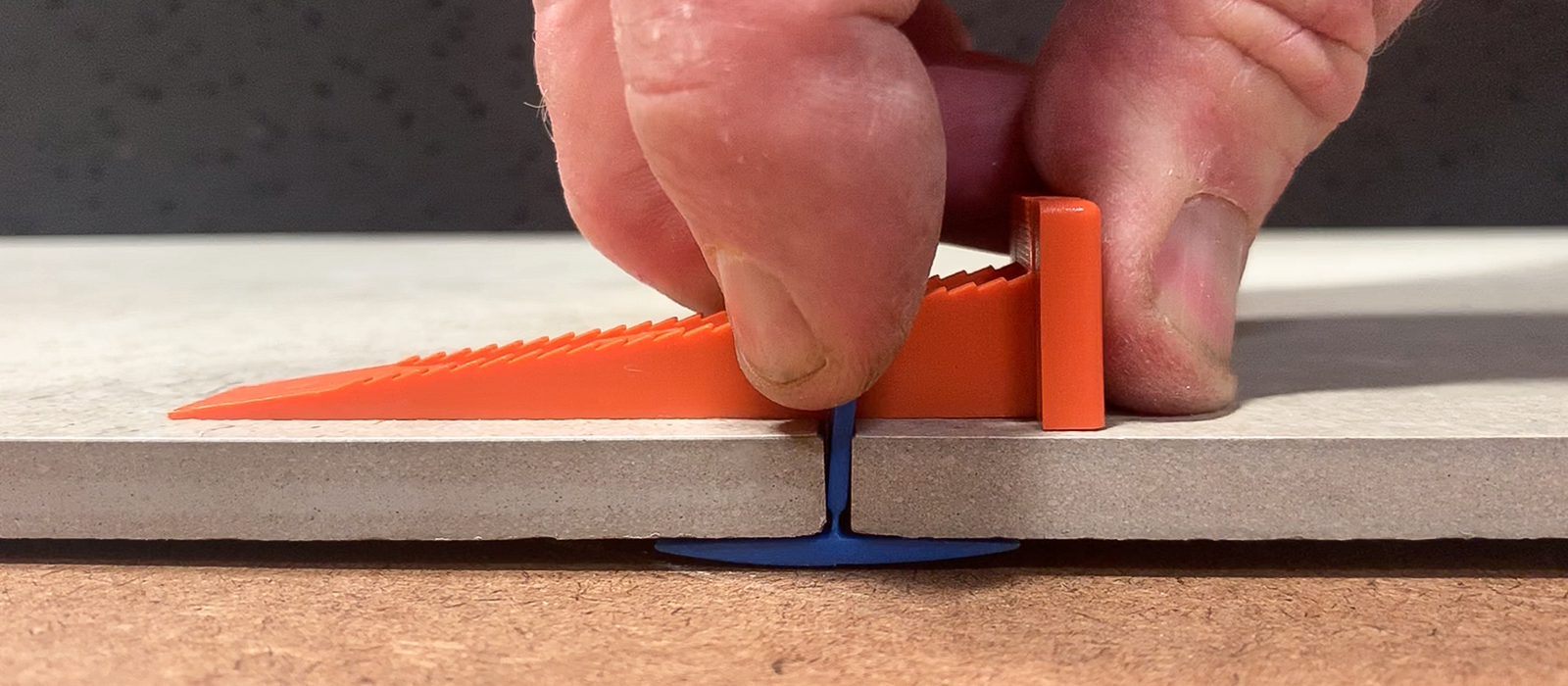 Tile spacers with deals leveling